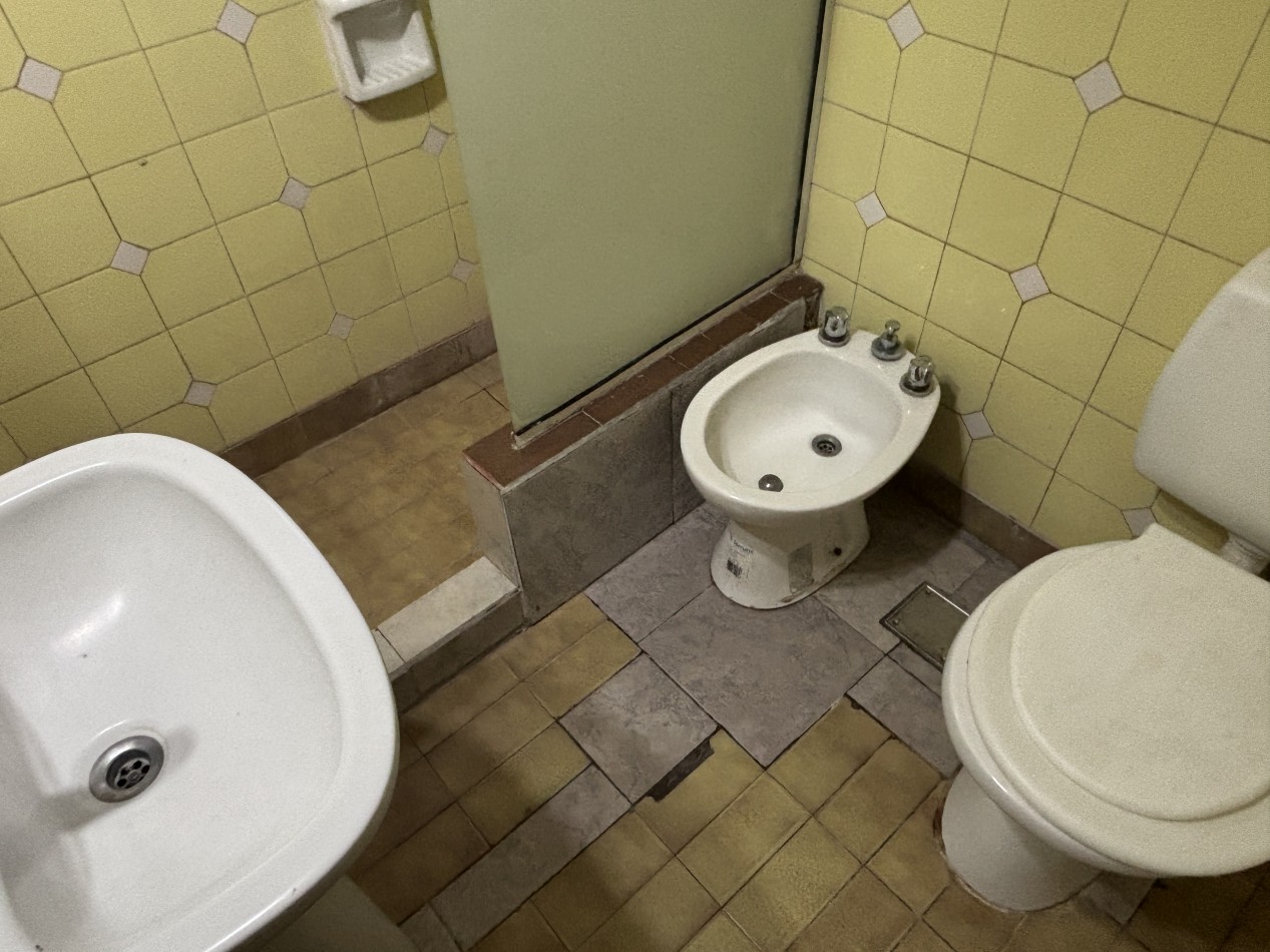 VENTA CASA DE 3 AMBIENTES A DOS CUADRAS DE LA AV. PRINCIPAL - BARRIO FORTUNATO DE LA PLAZA 