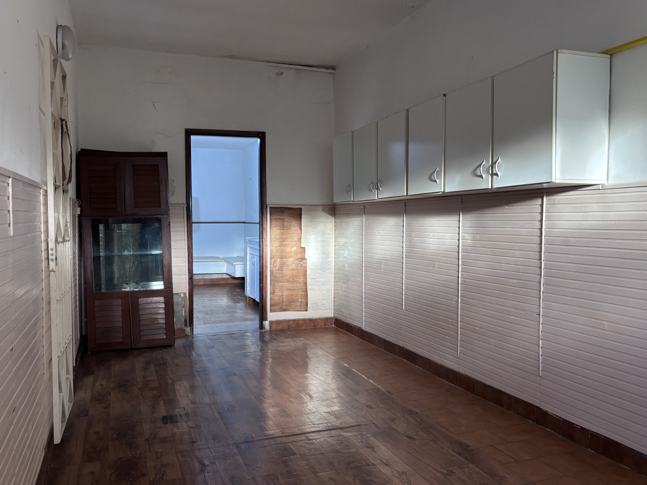VENTA CASA DE 3 AMBIENTES A DOS CUADRAS DE LA AV. PRINCIPAL - BARRIO FORTUNATO DE LA PLAZA 