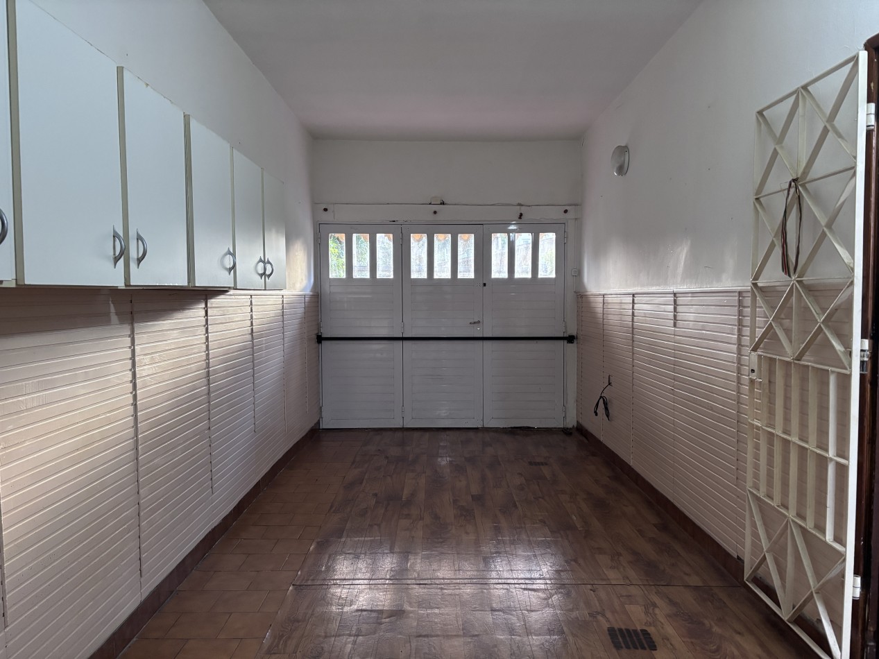 VENTA CASA DE 3 AMBIENTES A DOS CUADRAS DE LA AV. PRINCIPAL - BARRIO FORTUNATO DE LA PLAZA 
