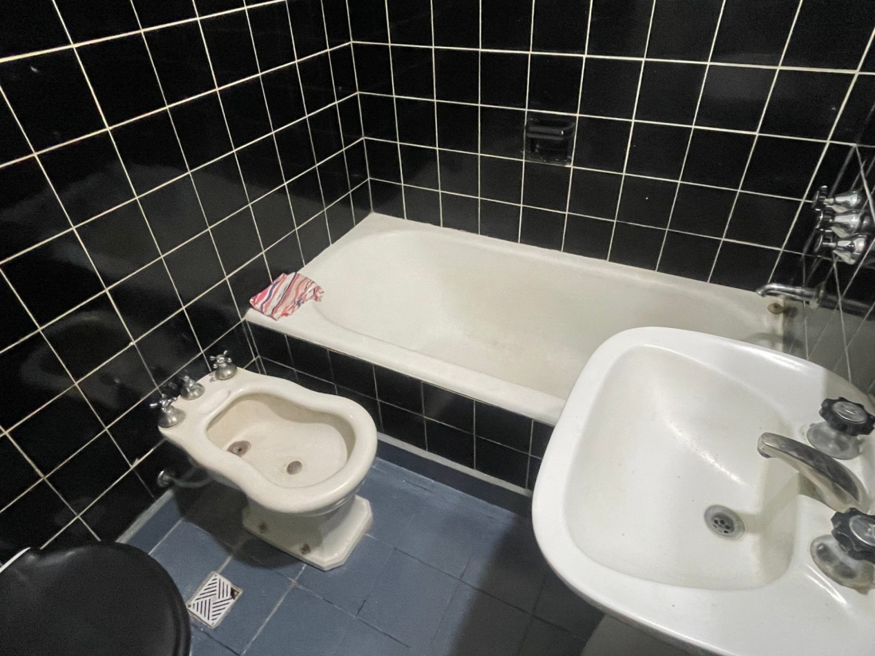 VENTA DEPARTAMENTO 3 AMBIENTES C/ BALCON A LA CALLE - BARRIO LA PERLA