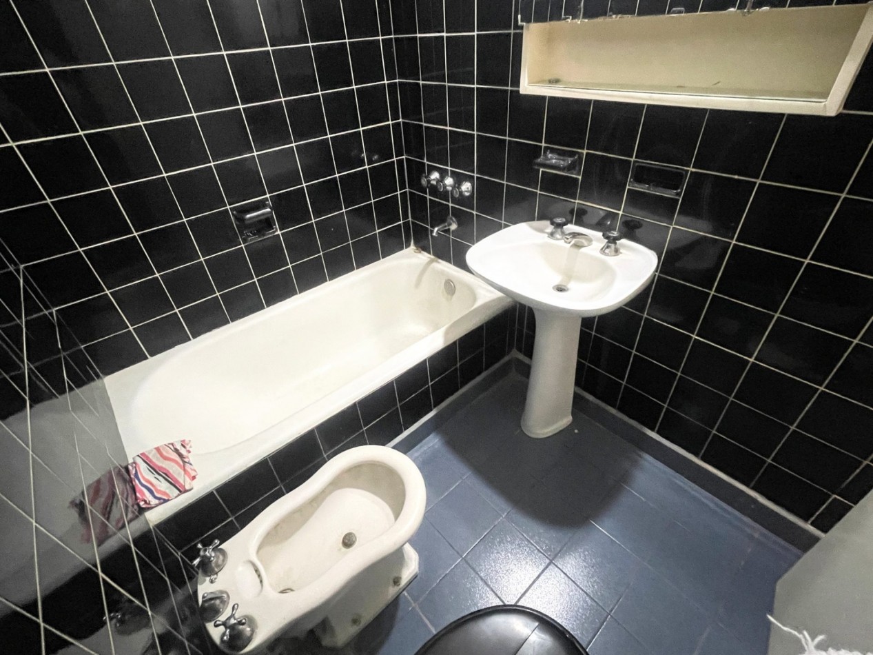 VENTA DEPARTAMENTO 3 AMBIENTES C/ BALCON A LA CALLE - BARRIO LA PERLA