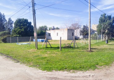 VENTA CASA A TERMINAR CON GRAN PARQUE