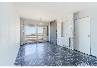VENTA DEPARTAMENTO 3 AMBIENTES CON COCHERA FRENTE AL MAR. BARRIO PUNTA INGLESIAS 