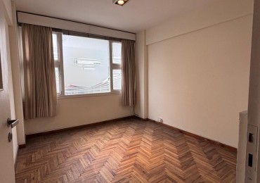 ALQUILER POR 24 MESES. OFICINA A LA CALLE. ZONA CENTRO