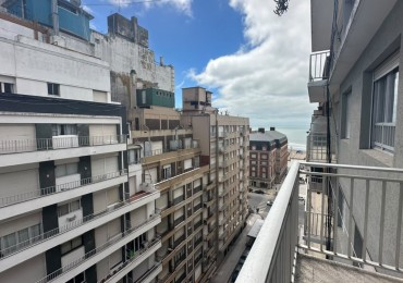VENTA DEPARTAMENTO DE 2 AMBIENTES A LA CALLE CON BALCON. ZONA HERMITAGE